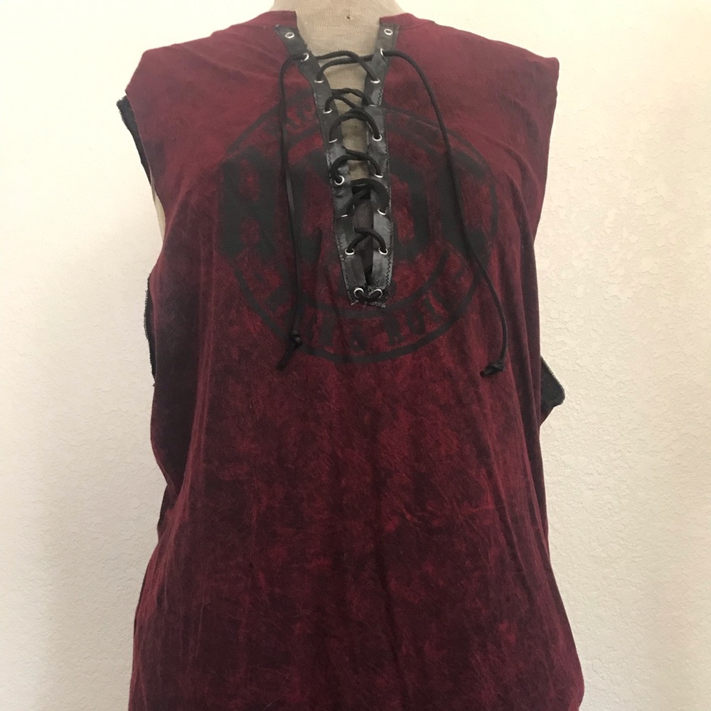 Sleeveless Laced Up T- Shirt